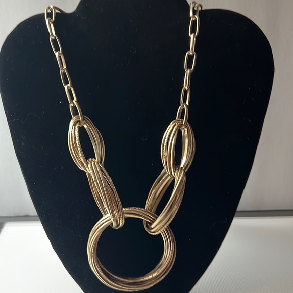 Jewelry - Beautiful necklace